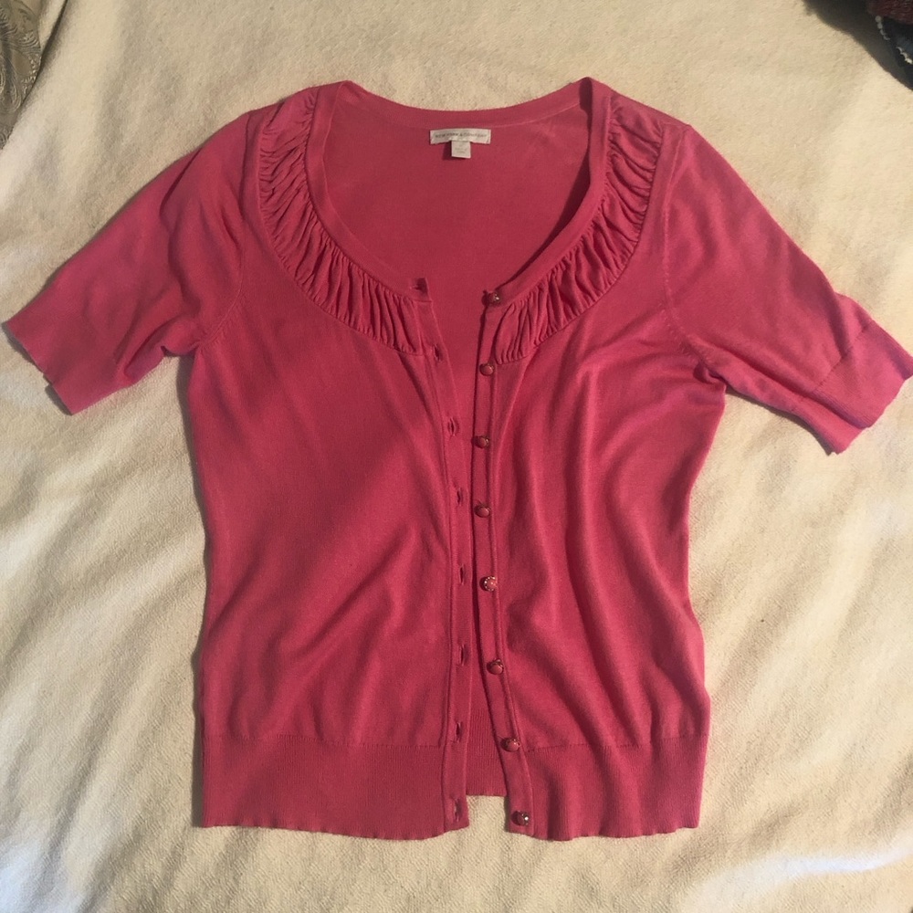 💜 New York & Co Short Sleeve Cardigan Sweater size Med Like New